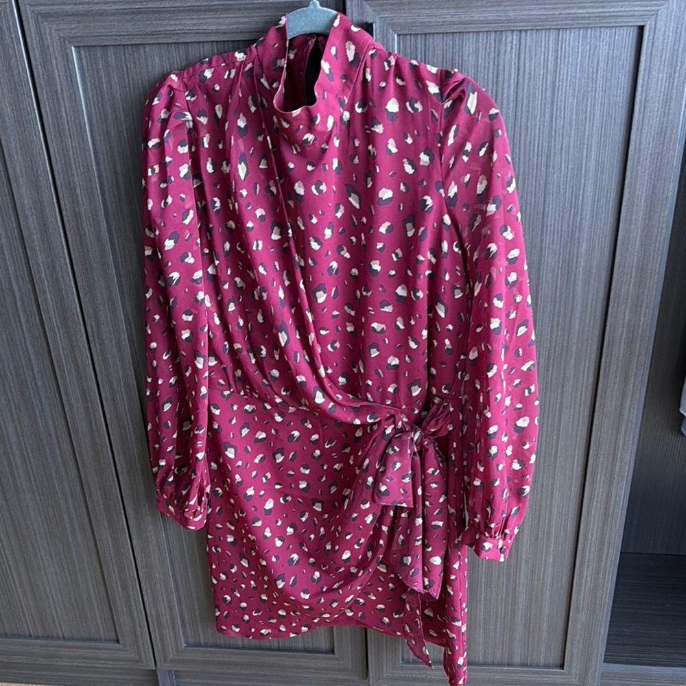 Chic Red Patterned Dress - image 1